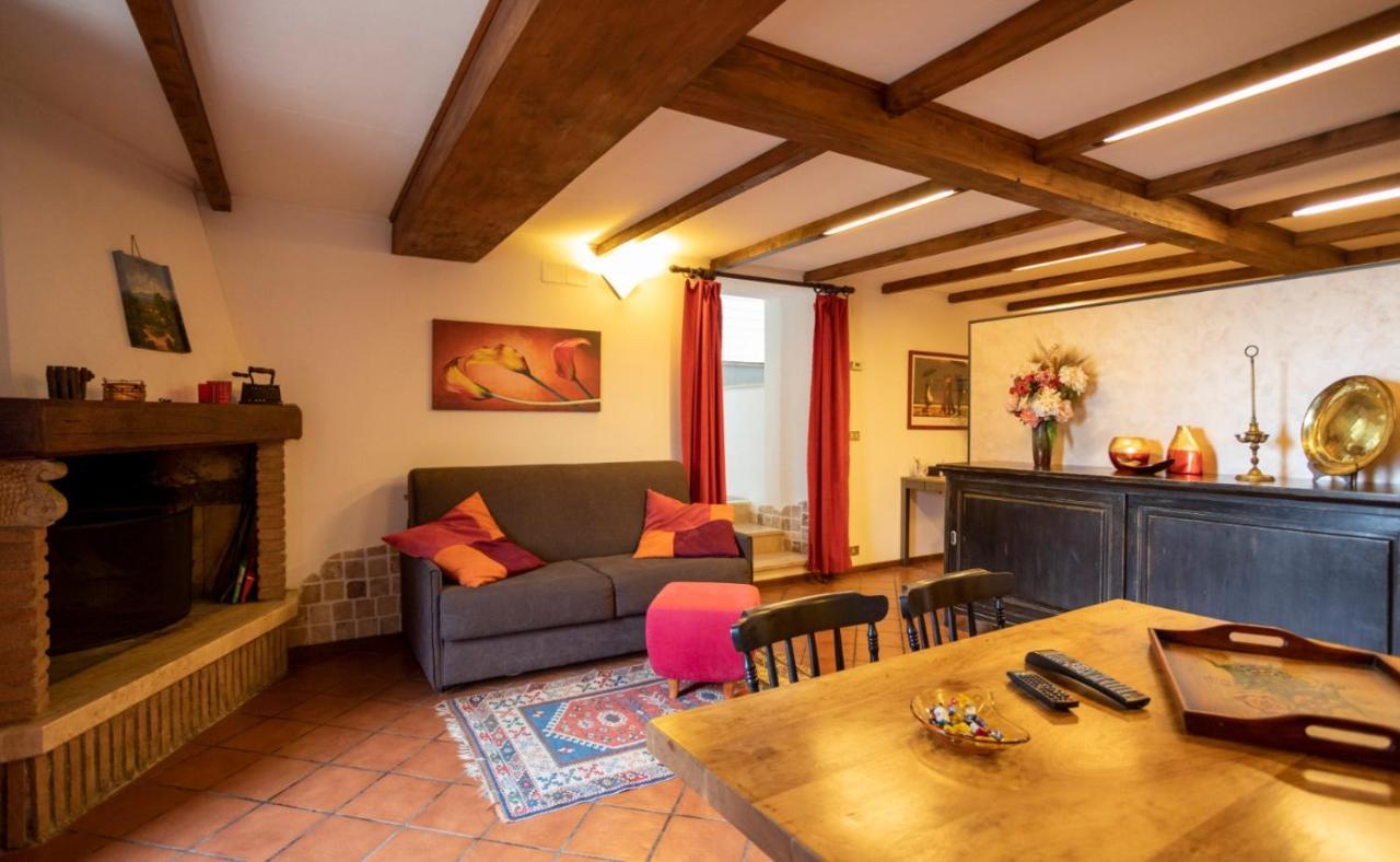 Il Giardino Segreto Apartment Carbognano Luaran gambar