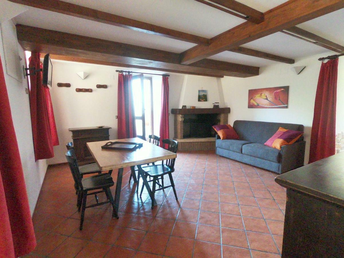 Il Giardino Segreto Apartment Carbognano Luaran gambar