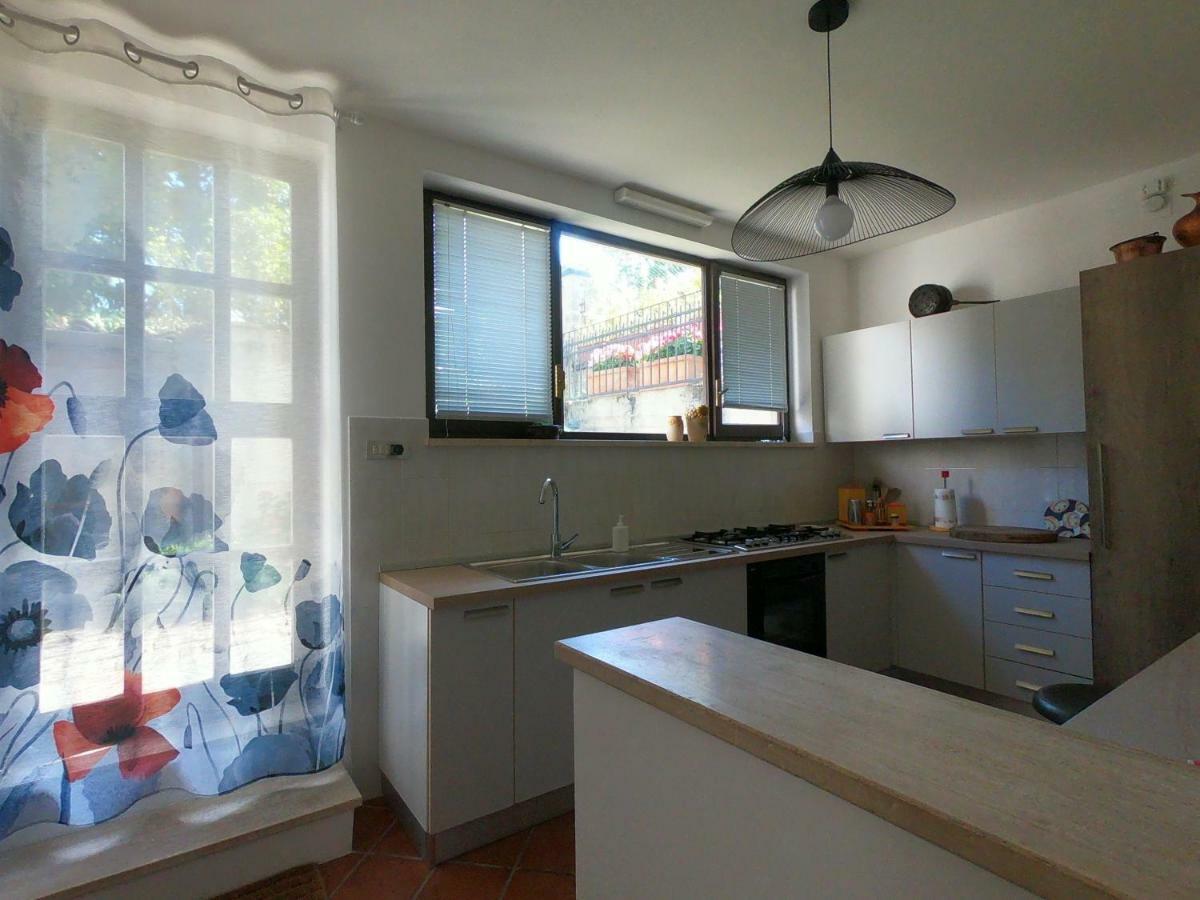 Il Giardino Segreto Apartment Carbognano Luaran gambar